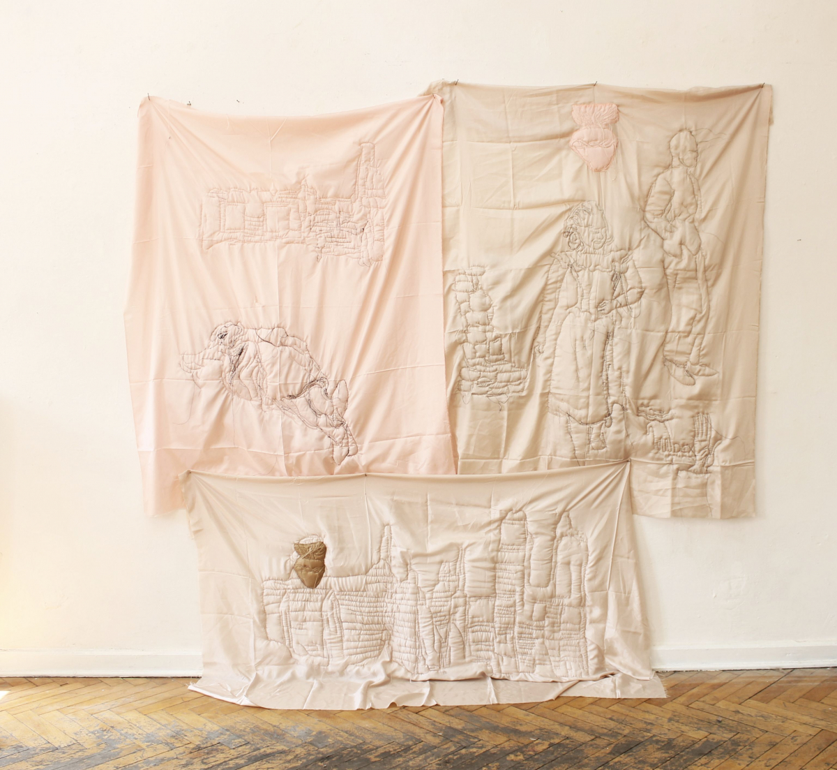 KAROLINA LIZUREJ (PL), Hearts in ruins, 2022, 200 × 200 cm, hand embroidery on the satin lining, textile installation, loan from the author