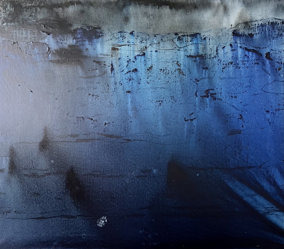 Modré moře v dešti (Kočičí stopa), 2021-22, akryl, plátno, 100x125cm, foto: Jan Slavík